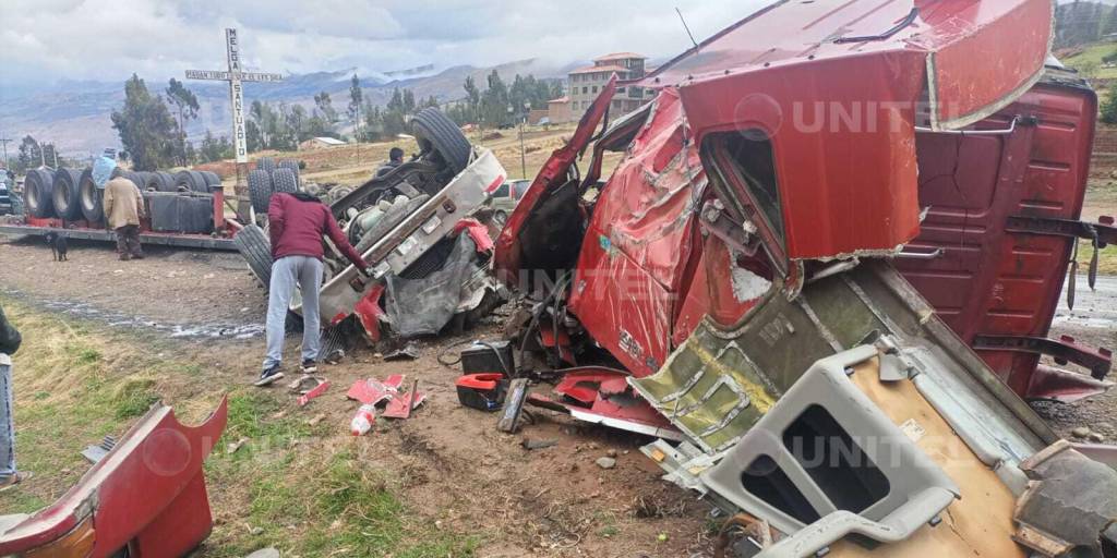 Tráiler Sufre Aparatoso Accidente Tres Personas Resultaron Heridas