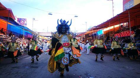 Aguardan al menos 300.000  visitantes para Carnaval de Oruro