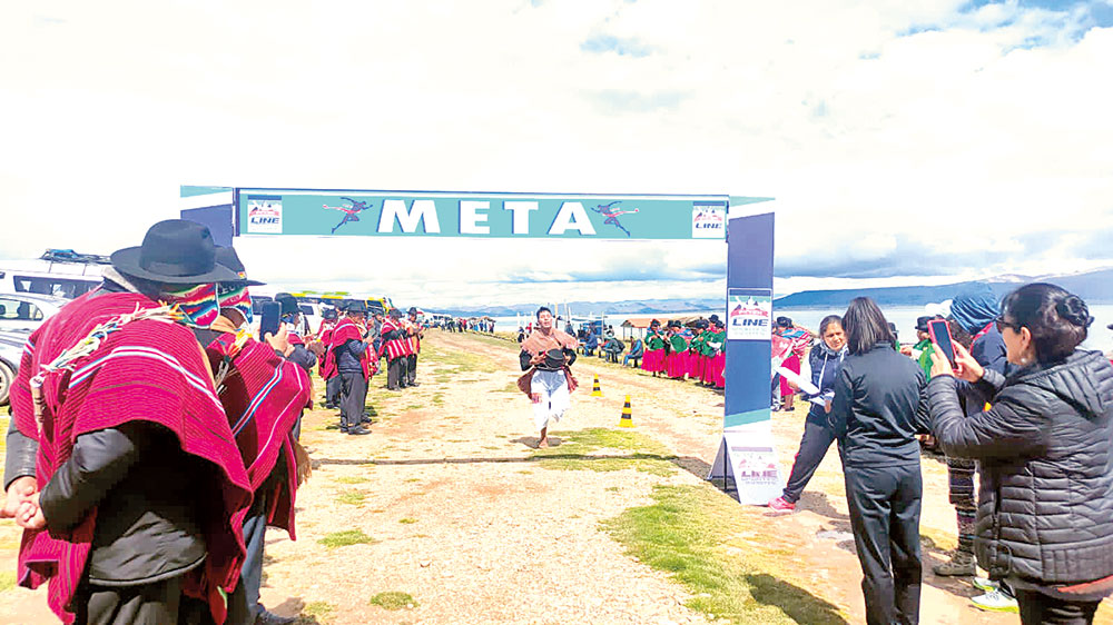 Taraco cierra con éxito su primera Maratón Titicaca