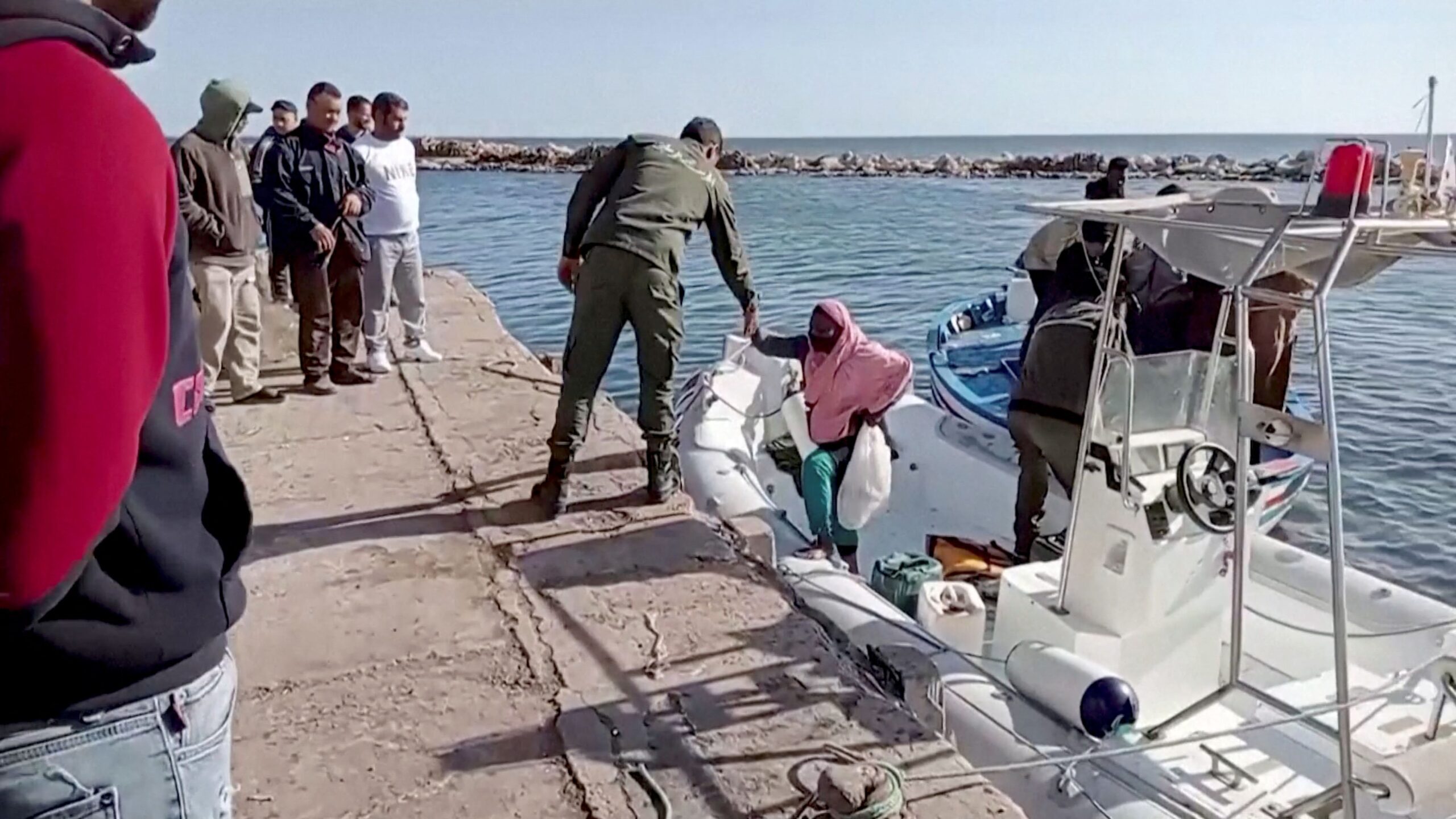 Mueren 29 migrantes africanos tras  naufragio frente a la costa de Túnez