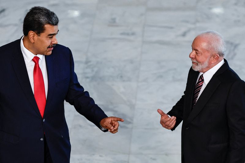 Llueven críticas contra Lula por  declaraciones a favor de Maduro