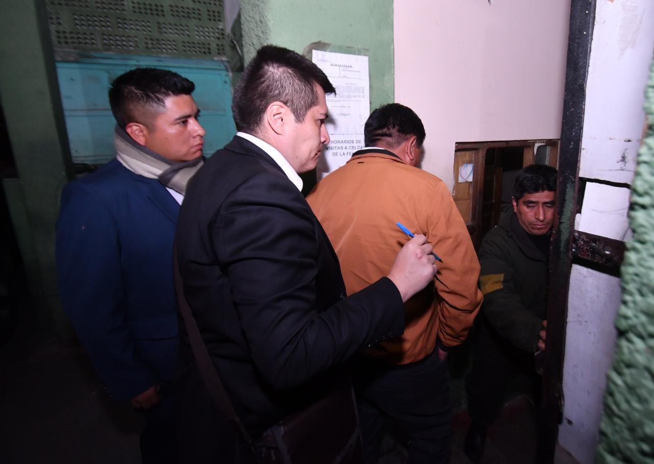 Congelan cuentas de Gobernador de  Potosí imputado por ganancias ilícitas