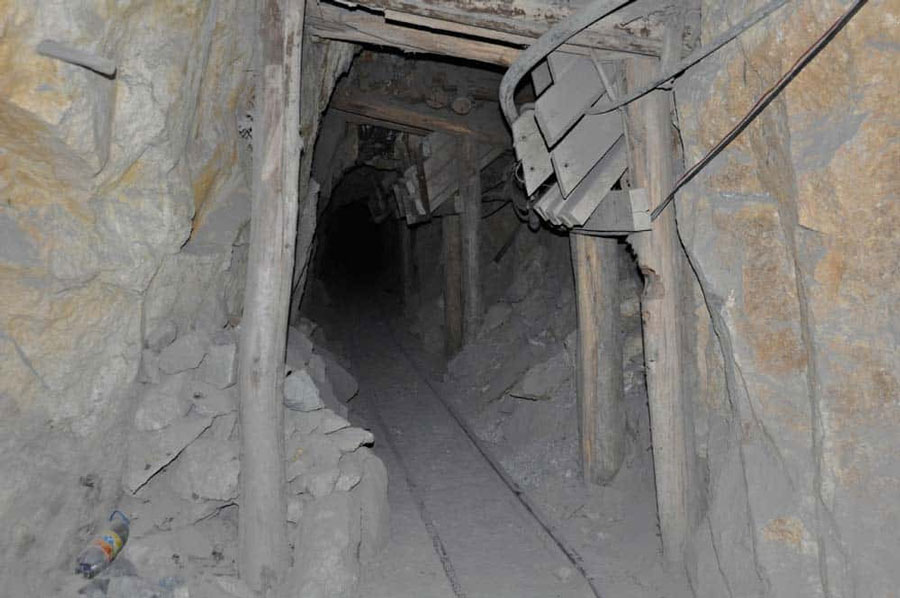 Rescatan a mineros atrapados  por una intensa humareda