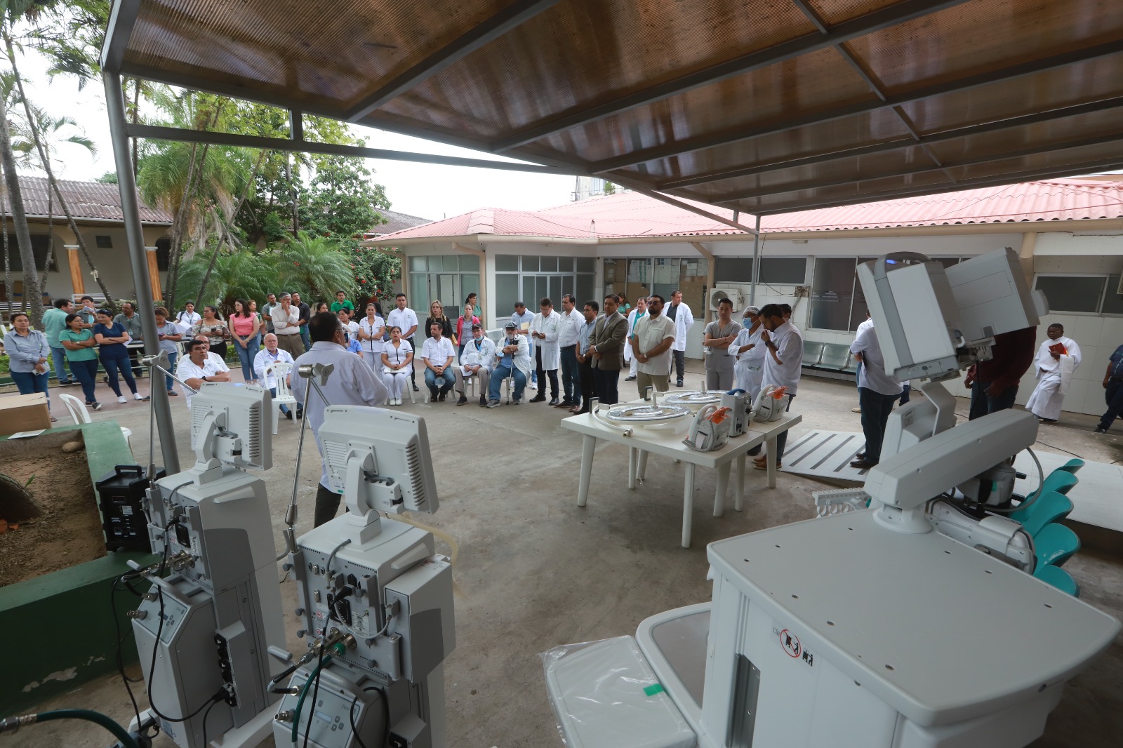 Entregan equipos nuevos para terapia  intensiva en hospital San Juan de Dios