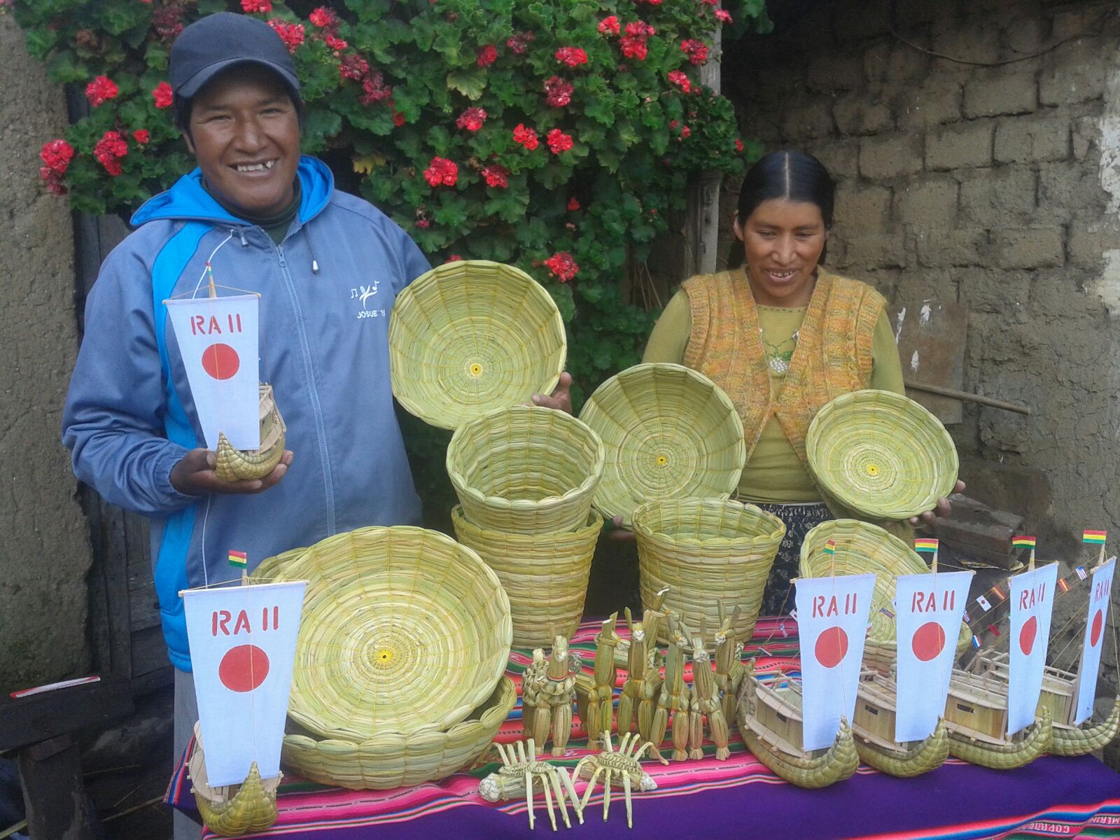Totorales del Titicaca se contaminan  y son inutilizables en la artesanía