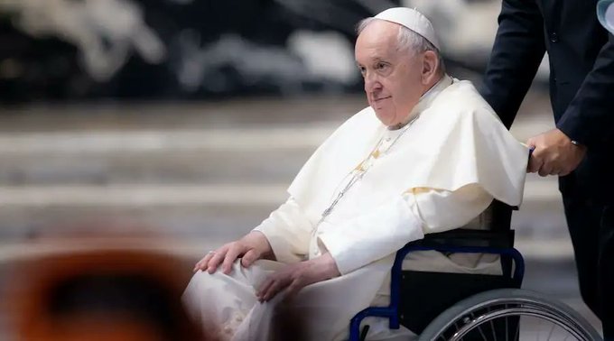 Papa Francisco tiene dificultades  respiratorias, pero no pulmonía
