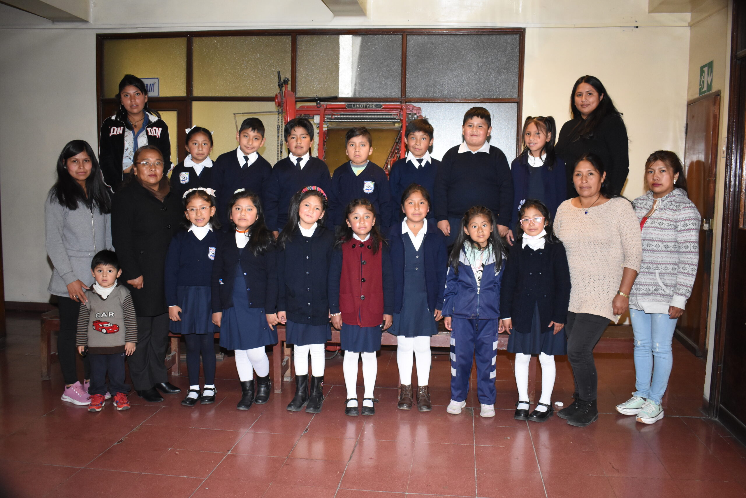 Estudiantes del colegio Pablo Iturri visitaron a EL DIARIO