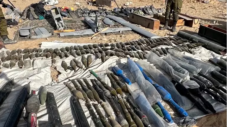 Ejército de Israel descubre uno de  los mayores depósitos de armas