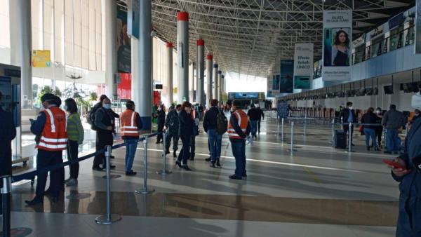 Continúa restricción de vuelos  desde Europa por Covid-19