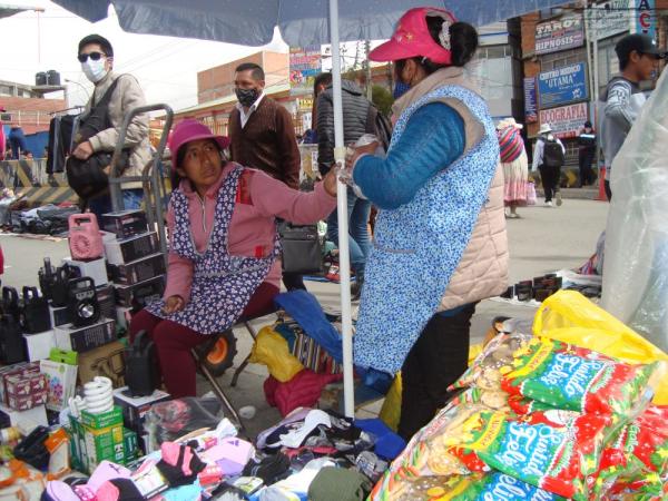 Autoridades piden a comerciantes utilizar barbijo