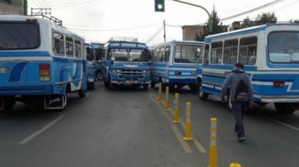 Paro movilizado de transportistas pone en riesgo salud de población