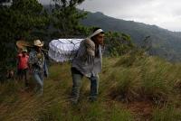 Familias lloran la muerte de niños por desnutrición