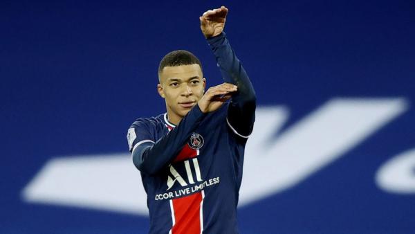 Mbappé aún reflexiona sobre su futuro