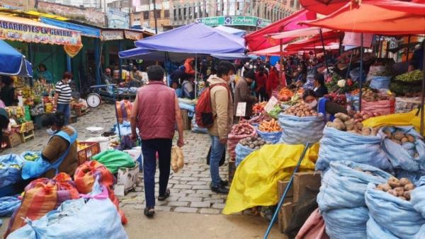 Controlan restricciones en mercados y supermercados