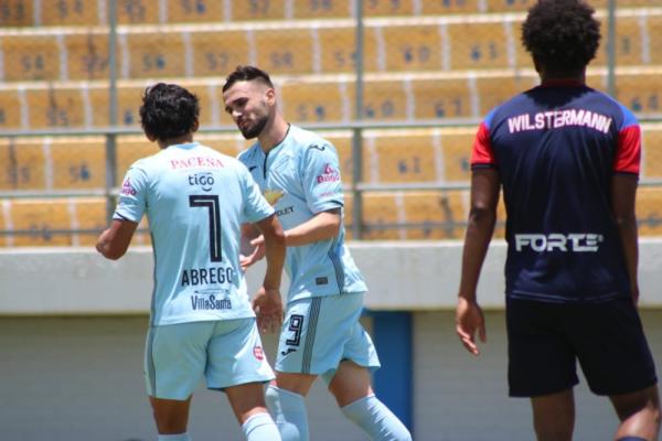 Sadiku, aprobado con   excelencia y goles