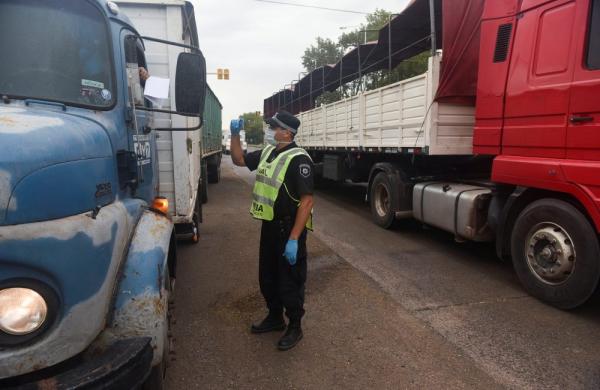 Protestas de transportistas en puertos obstaculizan exportaciones de granos