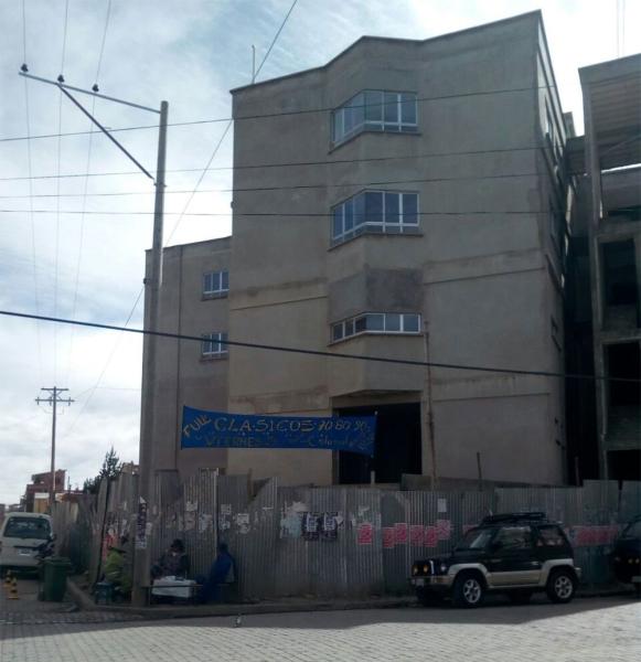 Vecinos en emergencia por abandono de construcción