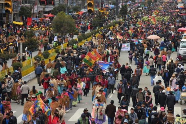 Actos protocolares comienzan  con ofrenda floral en El Alto