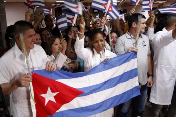 Lamentan que diputados oficialistas  sugieran retorno de médicos cubanos