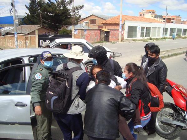 Motociclista atropella a una  mujer en avenida Juan Pablo II