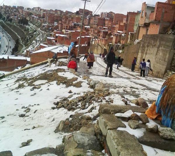 Granizada causó inundaciones y caídas de techos