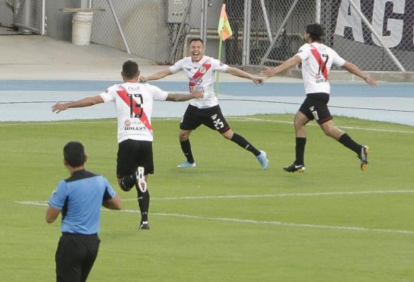 Nacional apunta a dar la vuelta su desventaja y pasar en la Sudamericana