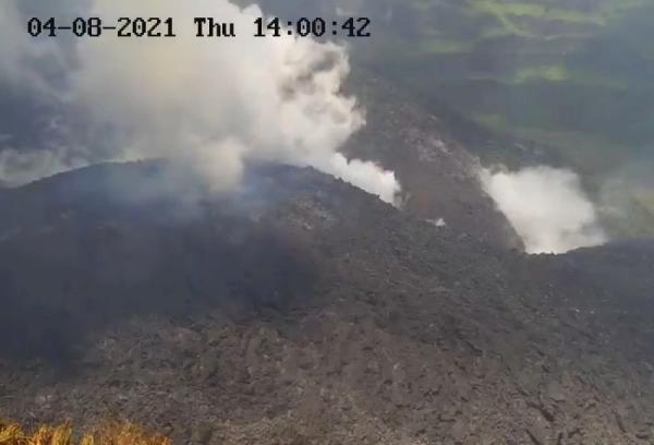 Erupción volcánica  sacude isla caribeña