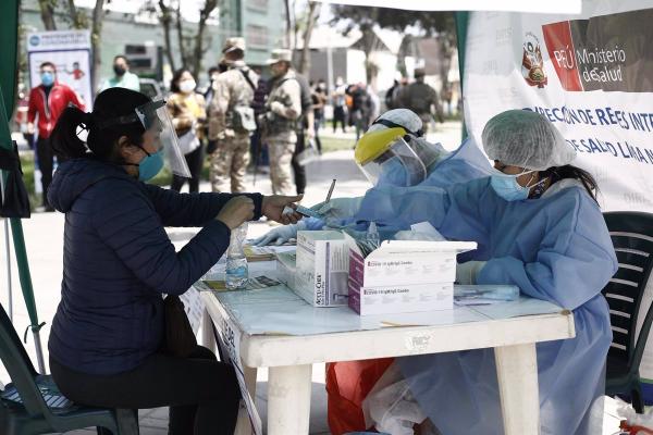 Perú revisa cifra muertos por Covid-19