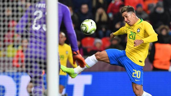 Brasil ensaya sin Firmino pensando en Ecuador