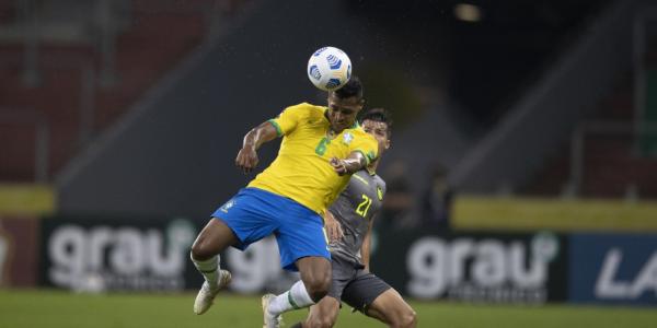 Futbolistas no van a la conferencia