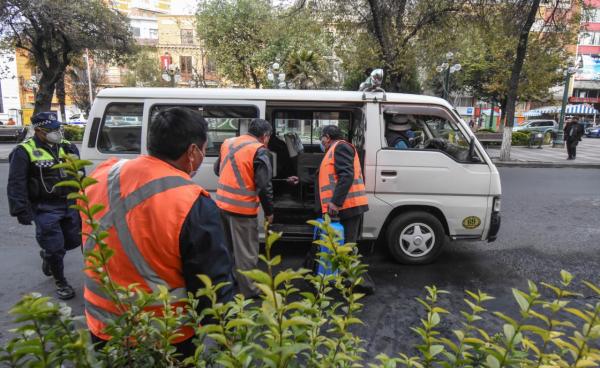 Choferes suspenden a infractores por incumplir seguridad sanitaria