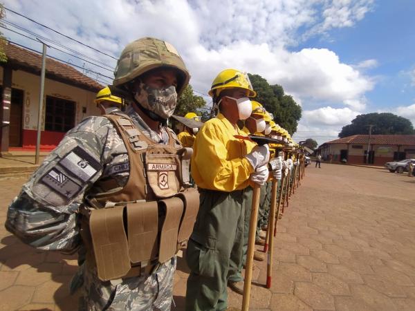 Efectivos navales desplegados para  prevenir incendios en la Chiquitanía