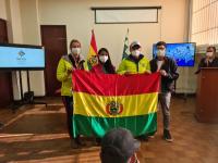 Ayaviri y Bialek reciben la tricolor nacional para flamearla en K2