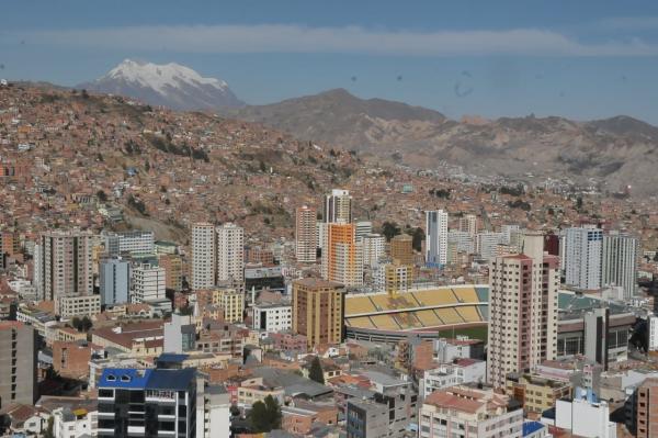 Contaminación ambiental baja en 28,4 % en La Paz y 24 % en El Alto