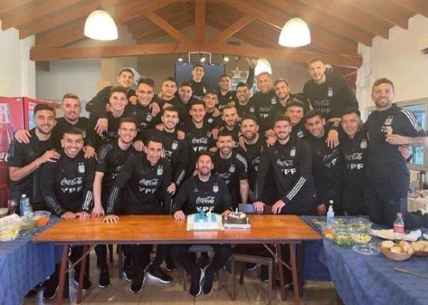 Messi celebró su cumpleaños  34 concentrado