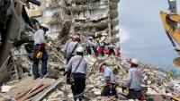 Tercer día de rescate en escombros de edificio derrumbado en EEUU