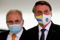 Presidente Jair Bolsonaro  despide a funcionario de Salud