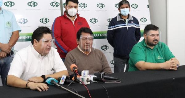 Cañeros exigen a YPFB cumplir con contratos de compra de etanol