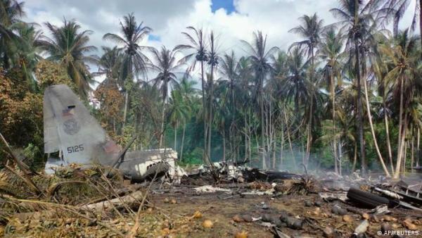 52 muertos por siniestro de avión en Filipinas