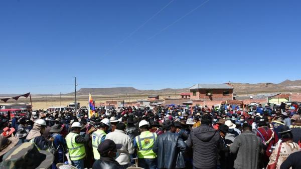 Habitantes piden nueva vía en población fronteriza de Charaña