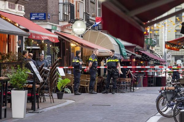 Murió periodista neerlandés tras tiroteo en Ámsterdam