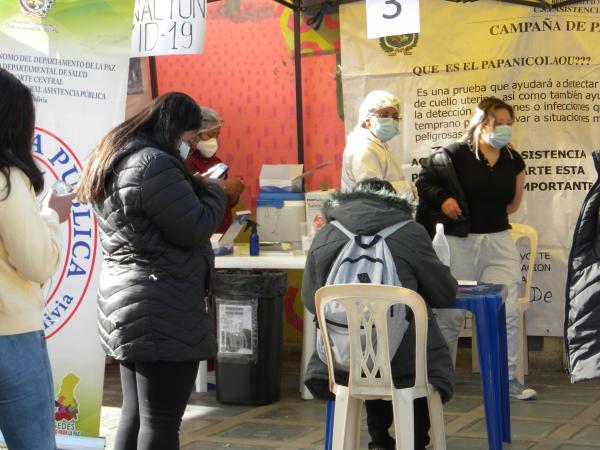 Estudiantes de El Alto piden  vacuna contra coronavirus