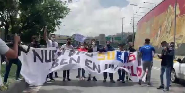 Estudiantes rechazan asedio  contra políticos y activistas