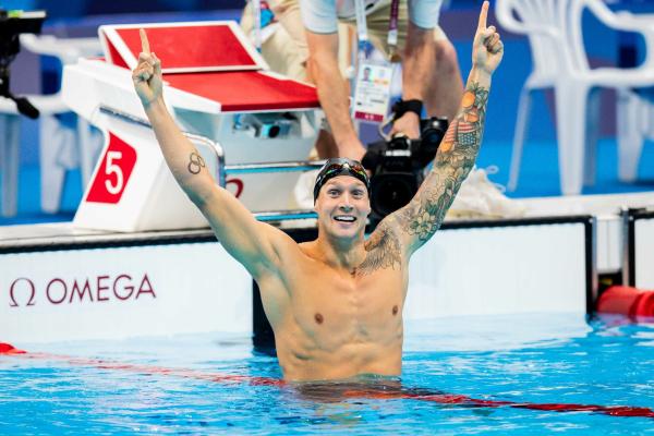 Caelb Dressel es el rey de la piscina en Tokio