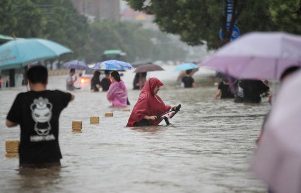 Más de 300 muertos por  lluvias torrenciales en China