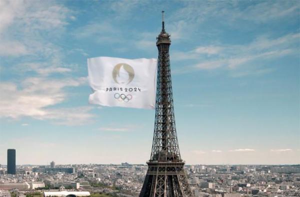 En la Torre Eiffel: “¡Bonjour, París-2024!”