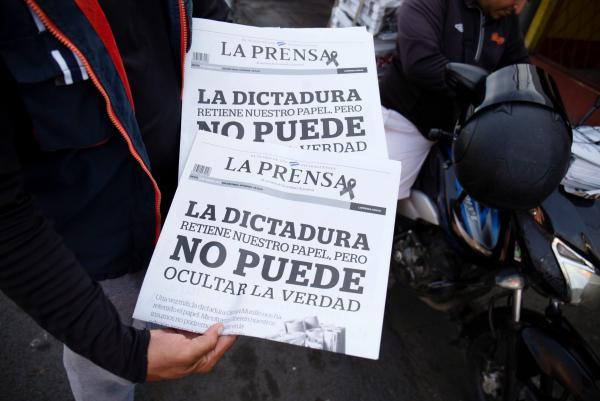 Policía de Nicaragua allana  instalaciones de La Prensa