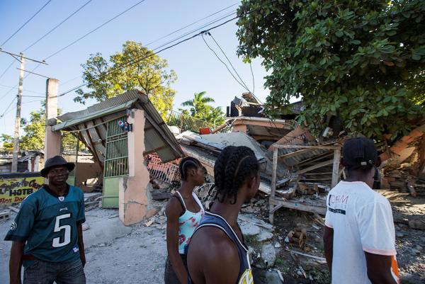 724 muertos por terremoto en Haití