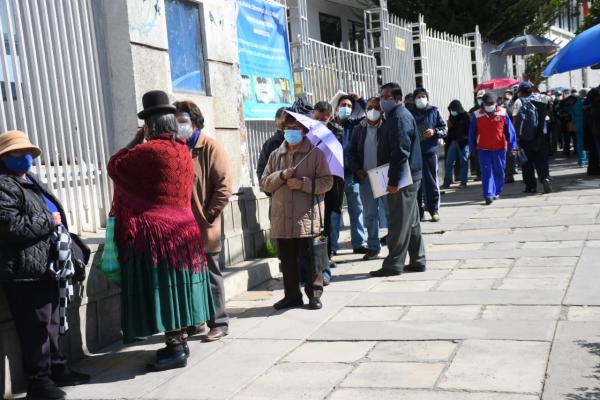 Llegada de 500.000 vacunas sufre  “breve retraso” en ciudad china