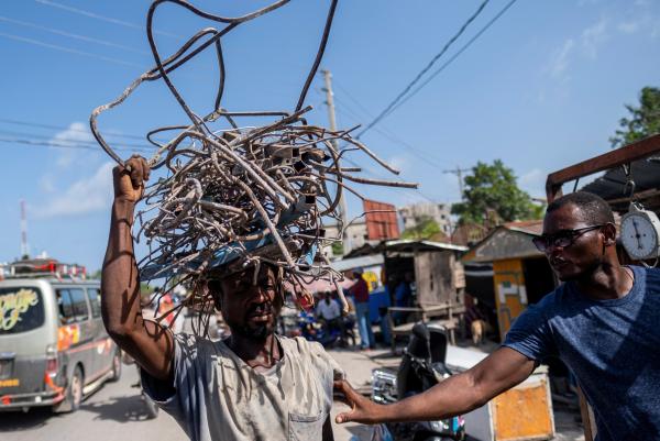 Haitianos están “tratando de sobrevivir”